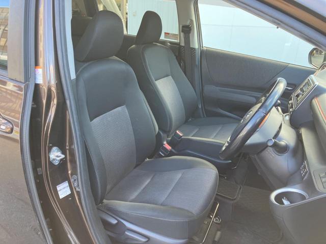 シエンタ ファンベースＧ　セーフティセンス　両側パワースライドドア　寒冷地仕様　スマートキー　５人乗り　革巻きステアリング　オートエアコン　車線逸脱防止装置　パワーウィンドウ（8枚目）