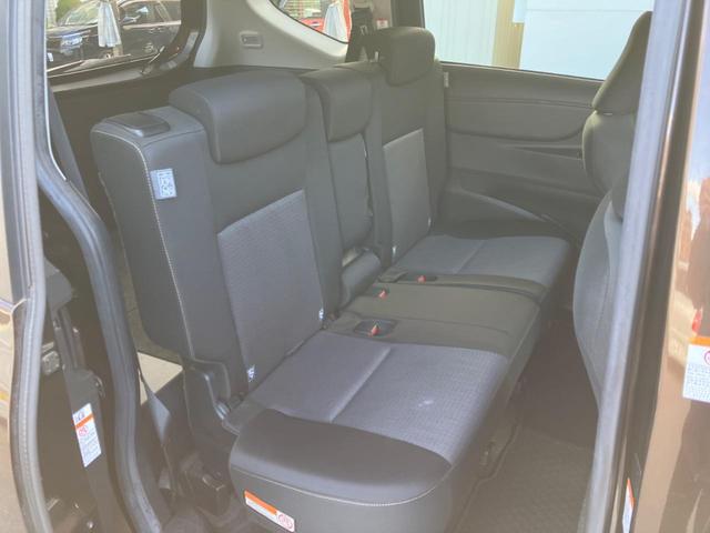 シエンタ ファンベースＧ　セーフティセンス　両側パワースライドドア　寒冷地仕様　スマートキー　５人乗り　革巻きステアリング　オートエアコン　車線逸脱防止装置　パワーウィンドウ（9枚目）