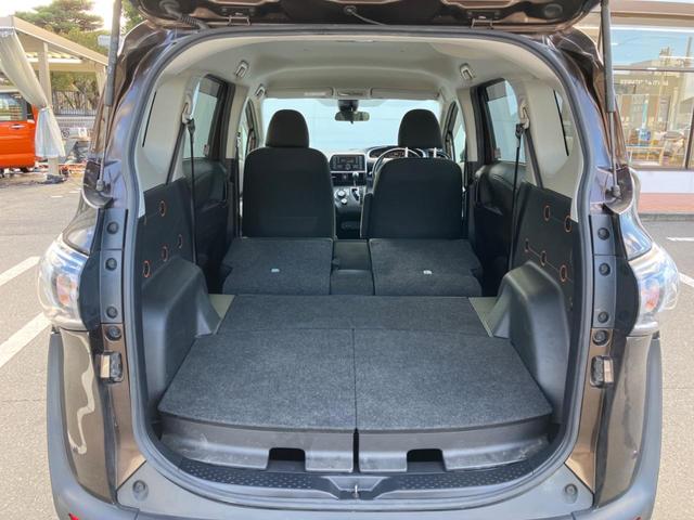 シエンタ ファンベースＧ　セーフティセンス　両側パワースライドドア　寒冷地仕様　スマートキー　５人乗り　革巻きステアリング　オートエアコン　車線逸脱防止装置　パワーウィンドウ（10枚目）