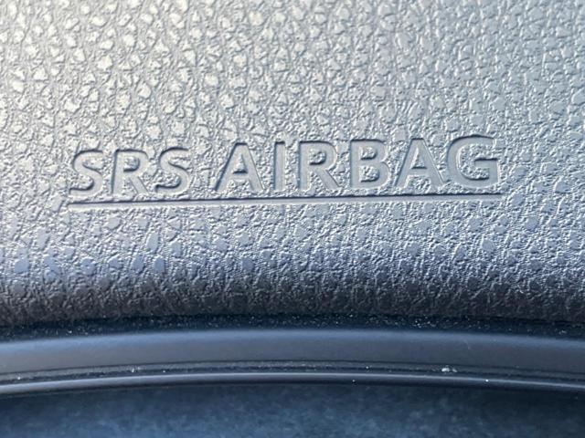 プリウス Ｓ　セーフティセンス　純正ナビ　Ｂｌｕｅｔｏｏｔｈ接続　バックカメラ　スマートキー　レーダークルーズコントロール　ＬＥＤヘッドライト　ＥＴＣ　ドライブレコーダー　オートライト（49枚目）