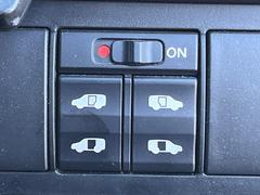 ��ξ¦�ѥ���饤�ɥɥ��ۥ��ޡ��ȥ����䱿ž�ʤΥ����å��Ǹ���ξ¦���饤�ɥɥ��γ��Ĥ���ǽ����ư�������Ϥ�����ƥɥ��򳫤���ɬ�פ�̵���������ʤ����ͤǤ��ñ�˳����Ĥ�Ǥ���Ŭ�Ǥ��� 3