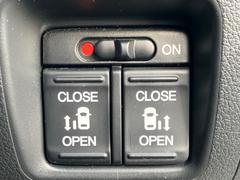 ��ξ¦�ѥ���饤�ɥɥ��ۥ��ޡ��ȥ����䱿ž�ʤΥ����å��Ǹ���ξ¦���饤�ɥɥ��γ��Ĥ���ǽ����ư�������Ϥ�����ƥɥ��򳫤���ɬ�פ�̵���������ʤ����ͤǤ��ñ�˳����Ĥ�Ǥ���Ŭ�Ǥ��� 3