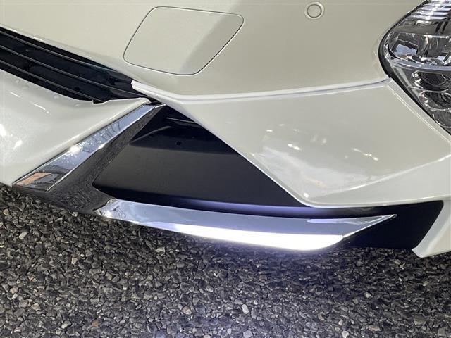 プリウス A 社外エアロ LEDヘッドライト オートライト レーンキープアシスト 障害物センサー バックカメラ オートマチックハイビーム 衝突軽減ブレーキ ブラインドスポットモニター(10枚目)