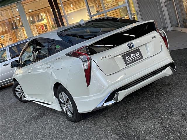 プリウス A 社外エアロ LEDヘッドライト オートライト レーンキープアシスト 障害物センサー バックカメラ オートマチックハイビーム 衝突軽減ブレーキ ブラインドスポットモニター(17枚目)