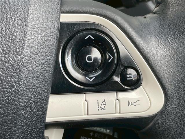 プリウス Ａツーリングセレクション　ビーム　純正ナビ（ＣＤ・ＤＶＤ・ＢＴ・フルセグＴＶ）　純正アルミホイール　純正フロアマット　ドライブレコーダー　レーダークルーズコントロール　バックカメラ　レザーシート　シートヒーター（14枚目）