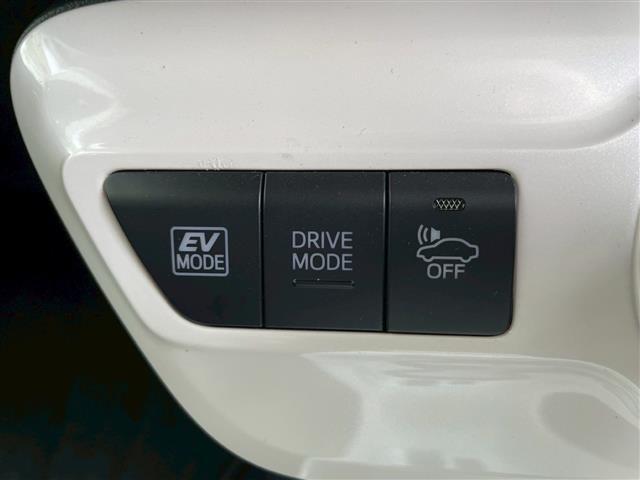 プリウス Ａツーリングセレクション　ビーム　純正ナビ（ＣＤ・ＤＶＤ・ＢＴ・フルセグＴＶ）　純正アルミホイール　純正フロアマット　ドライブレコーダー　レーダークルーズコントロール　バックカメラ　レザーシート　シートヒーター（18枚目）