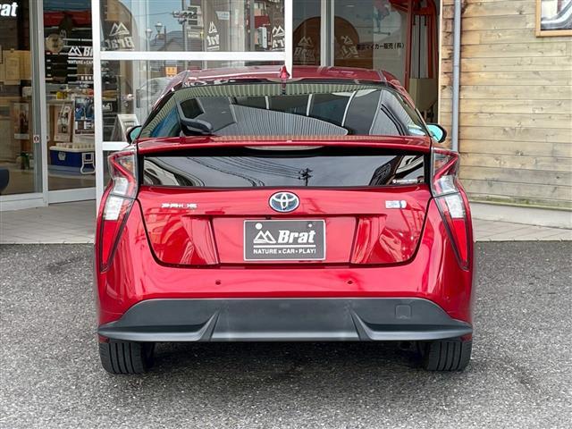 プリウス Ａツーリングセレクション　ビーム　純正ナビ（ＣＤ・ＤＶＤ・ＢＴ・フルセグＴＶ）　純正アルミホイール　純正フロアマット　ドライブレコーダー　レーダークルーズコントロール　バックカメラ　レザーシート　シートヒーター（30枚目）