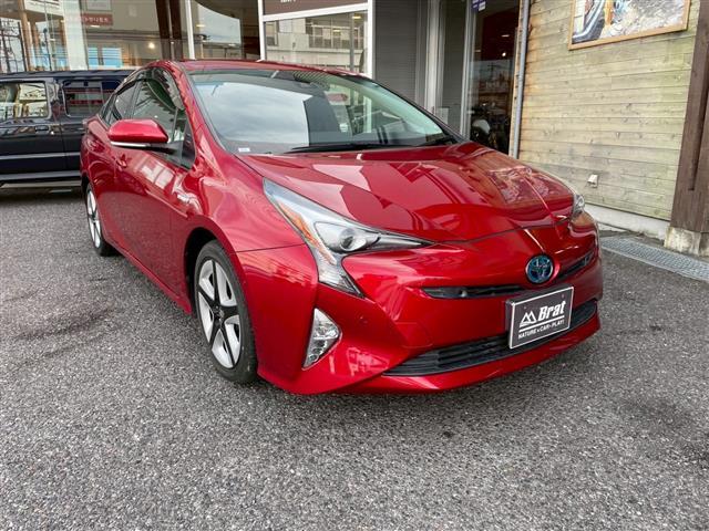 プリウス Ａツーリングセレクション　ビーム　純正ナビ（ＣＤ・ＤＶＤ・ＢＴ・フルセグＴＶ）　純正アルミホイール　純正フロアマット　ドライブレコーダー　レーダークルーズコントロール　バックカメラ　レザーシート　シートヒーター（32枚目）