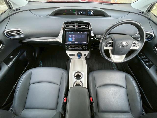 プリウス Ａツーリングセレクション　ビーム　純正ナビ（ＣＤ・ＤＶＤ・ＢＴ・フルセグＴＶ）　純正アルミホイール　純正フロアマット　ドライブレコーダー　レーダークルーズコントロール　バックカメラ　レザーシート　シートヒーター（40枚目）