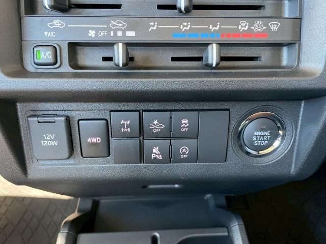 ハイゼットトラック ジャンボ　エクストラ　切替４ＷＤ　アイドリングストップ　クリアランスソナー　デフロック　純正ラバーマット　ドアバイザー　スマートキー　プッシュスタート　ＬＥＤヘッドライト　ＬＥＤ作業灯　オーバーヘッドコンソール（8枚目）