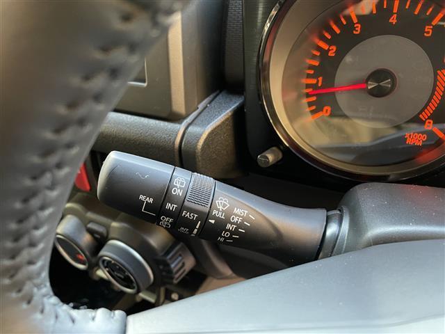 ジムニーノマド ＦＣ　４ＷＤ　シートヒーター（前席）　アイドリングストップ　レーンキープアシスト　衝突被害軽減ブレーキ　コーナーセンサー　純正アルミホイール　レーダークルーズコントロール　ヒルディセントコントロール（8枚目）