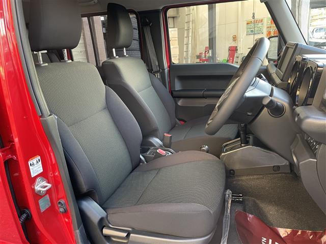 ジムニーノマド ＦＣ　４ＷＤ　シートヒーター（前席）　アイドリングストップ　レーンキープアシスト　衝突被害軽減ブレーキ　コーナーセンサー　純正アルミホイール　レーダークルーズコントロール　ヒルディセントコントロール（17枚目）