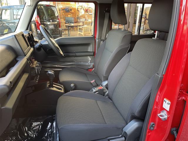 ジムニーノマド ＦＣ　４ＷＤ　シートヒーター（前席）　アイドリングストップ　レーンキープアシスト　衝突被害軽減ブレーキ　コーナーセンサー　純正アルミホイール　レーダークルーズコントロール　ヒルディセントコントロール（19枚目）