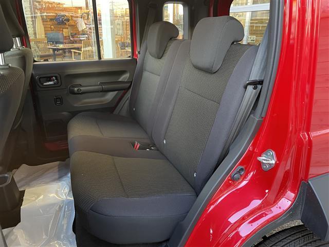 ジムニーノマド ＦＣ　４ＷＤ　シートヒーター（前席）　アイドリングストップ　レーンキープアシスト　衝突被害軽減ブレーキ　コーナーセンサー　純正アルミホイール　レーダークルーズコントロール　ヒルディセントコントロール（21枚目）