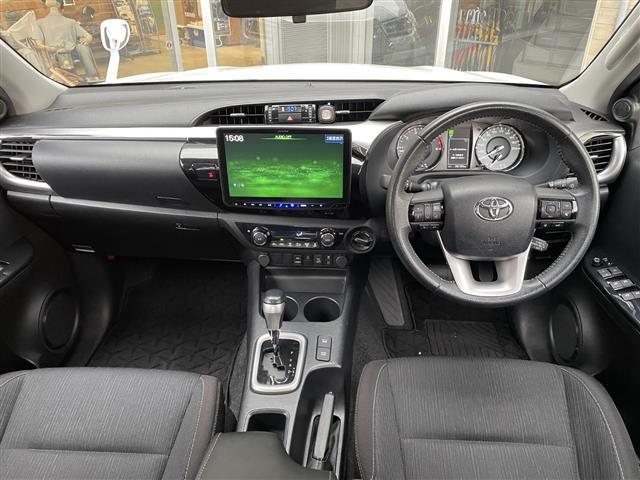 ハイラックス Z 4WD バックカメラ 衝突被害軽減ブレーキ レーダークルーズコントロール レーンキープアシスト リヤデフロック ETC 純正フロアマット 純正アルミホイール コーナーセンサー 盗難防止装置(2枚目)