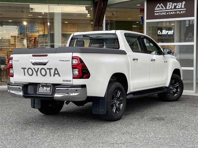 ハイラックス Z 4WD バックカメラ 衝突被害軽減ブレーキ レーダークルーズコントロール レーンキープアシスト リヤデフロック ETC 純正フロアマット 純正アルミホイール コーナーセンサー 盗難防止装置(3枚目)