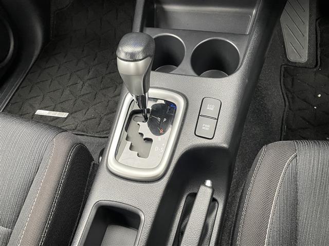 ハイラックス Z 4WD バックカメラ 衝突被害軽減ブレーキ レーダークルーズコントロール レーンキープアシスト リヤデフロック ETC 純正フロアマット 純正アルミホイール コーナーセンサー 盗難防止装置(12枚目)