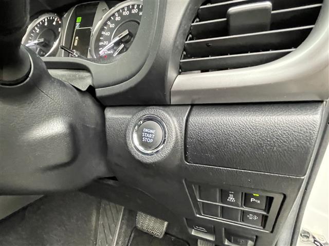 ハイラックス Z 4WD バックカメラ 衝突被害軽減ブレーキ レーダークルーズコントロール レーンキープアシスト リヤデフロック ETC 純正フロアマット 純正アルミホイール コーナーセンサー 盗難防止装置(13枚目)