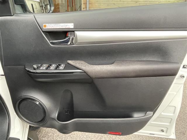 ハイラックス Z 4WD バックカメラ 衝突被害軽減ブレーキ レーダークルーズコントロール レーンキープアシスト リヤデフロック ETC 純正フロアマット 純正アルミホイール コーナーセンサー 盗難防止装置(15枚目)