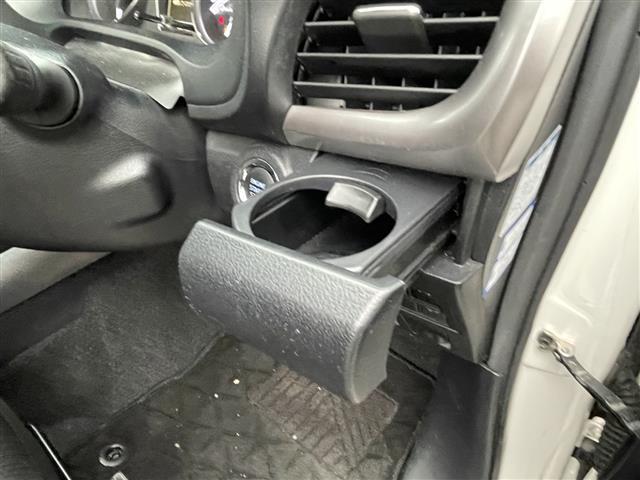 ハイラックス Z 4WD バックカメラ 衝突被害軽減ブレーキ レーダークルーズコントロール レーンキープアシスト リヤデフロック ETC 純正フロアマット 純正アルミホイール コーナーセンサー 盗難防止装置(16枚目)