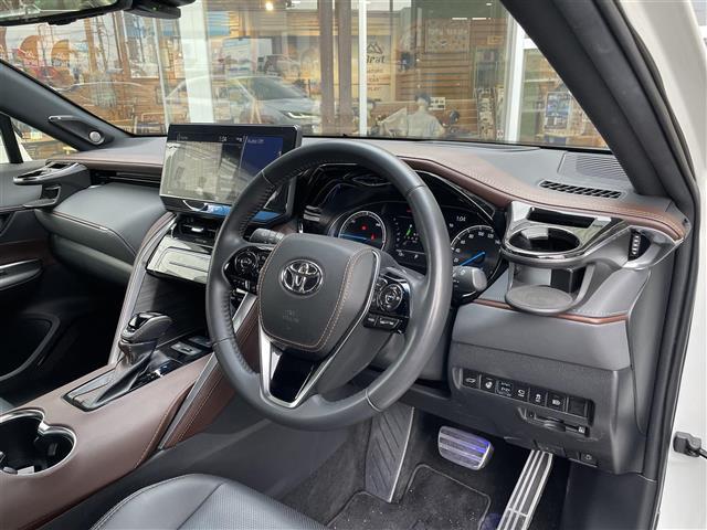 ハリアーハイブリッド Z レザーパッケージ レザーシート スポーツデザインエアロ ハンズフリーパワーバックドア 純正12.3インチナビ JBLサウンド デジタルインナーミラー 全方位カメラ ドライブレコーダー ブラインドスポットモニター(4枚目)