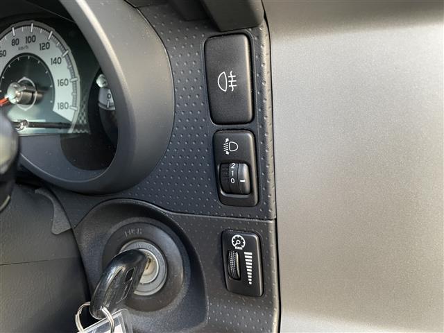 ＦＪクルーザー ブラックカラーパッケージ　純正ナビ（ＣＤ・ＤＶＤ・ＢＴ・ＴＶ）　クルーズコントロール　ドライブレコーダー　横滑り防止装置　リヤデフロック　ＥＴＣ　社外マフラー　盗難防止装置（12枚目）