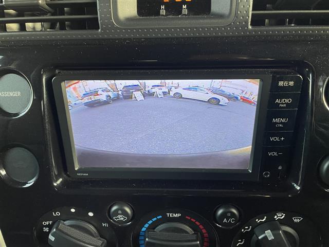 ＦＪクルーザー ブラックカラーパッケージ　純正ナビ（ＣＤ・ＤＶＤ・ＢＴ・ＴＶ）　クルーズコントロール　ドライブレコーダー　横滑り防止装置　リヤデフロック　ＥＴＣ　社外マフラー　盗難防止装置（14枚目）