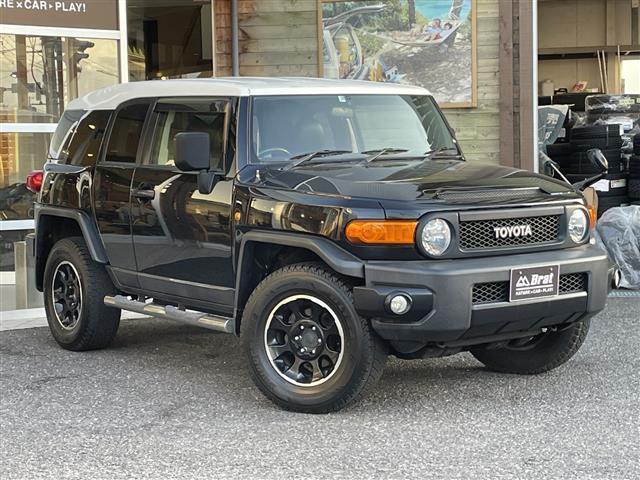 ＦＪクルーザー ブラックカラーパッケージ　純正ナビ（ＣＤ・ＤＶＤ・ＢＴ・ＴＶ）　クルーズコントロール　ドライブレコーダー　横滑り防止装置　リヤデフロック　ＥＴＣ　社外マフラー　盗難防止装置（23枚目）