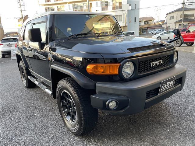 ＦＪクルーザー ブラックカラーパッケージ　純正ナビ（ＣＤ・ＤＶＤ・ＢＴ・ＴＶ）　クルーズコントロール　ドライブレコーダー　横滑り防止装置　リヤデフロック　ＥＴＣ　社外マフラー　盗難防止装置（29枚目）