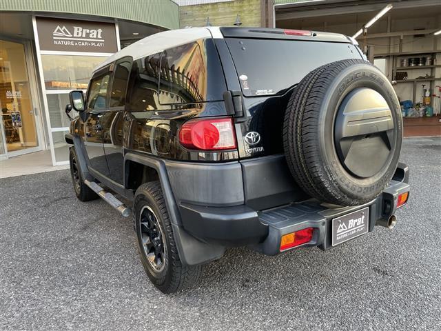 ＦＪクルーザー ブラックカラーパッケージ　純正ナビ（ＣＤ・ＤＶＤ・ＢＴ・ＴＶ）　クルーズコントロール　ドライブレコーダー　横滑り防止装置　リヤデフロック　ＥＴＣ　社外マフラー　盗難防止装置（34枚目）