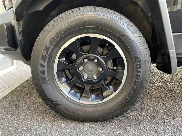 ＦＪクルーザー ブラックカラーパッケージ　純正ナビ（ＣＤ・ＤＶＤ・ＢＴ・ＴＶ）　クルーズコントロール　ドライブレコーダー　横滑り防止装置　リヤデフロック　ＥＴＣ　社外マフラー　盗難防止装置（37枚目）