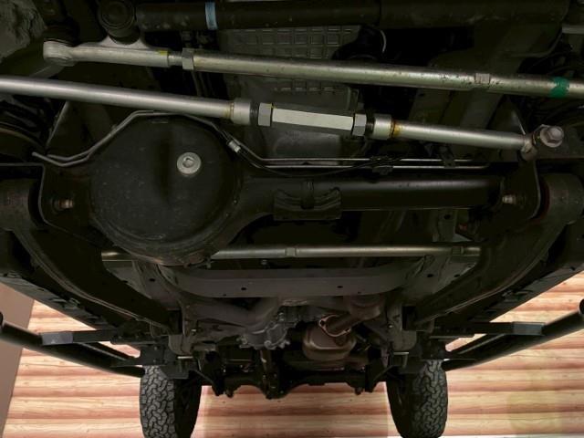 ジムニーシエラ JC BFグッドリッチ DAMD グリルエンブレム 16AW レイズ 社外フロントグリル 社外サイドステップ レザー調シートカバー 後付けドリンクホルダー 後席天井ラック レーンアシスト 衝突軽減装置(32枚目)