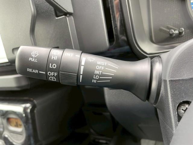 プロボックス ハイブリッドＧＬ　１４ＡＷ　マッドヴァンスＸタイプＦ　ＴＯＹＯオープンカントリーＲ／Ｔ　Ｂｒａｔオリジナルリフトアップキット・ブルバー　ＢＫＭ　スモークテールランプ　シートカバー　黒木目コンビハンドル・インテリアパネル（10枚目）