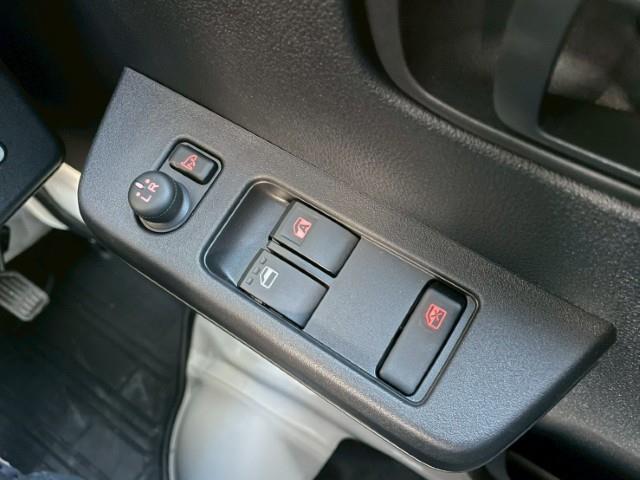 ハイゼットトラック ジャンボ　エクストラ　１４ＡＷ　マッドバーンＸＲ８００Ｍ　マックストレックエクストリームＲ／Ｔ　リフトアップキット　フロントアンダーガード　ロールバー　リアゲートデカール　ＬＥＤヘッドライト　オーバーヘッドコンソール（10枚目）