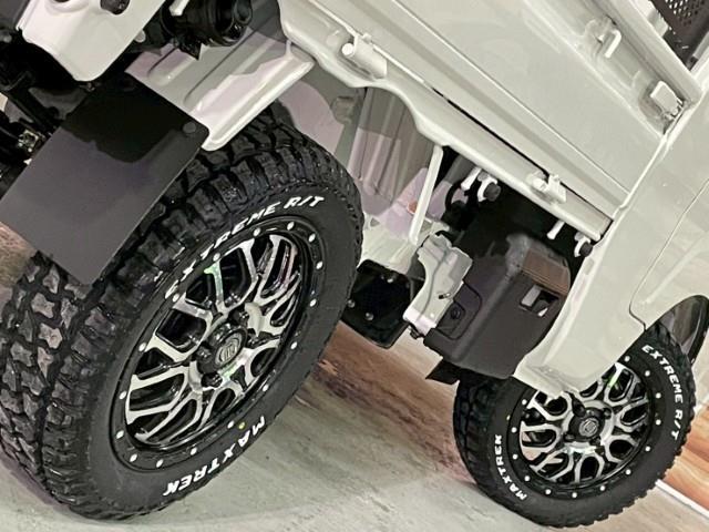 ハイゼットトラック ジャンボ　エクストラ　１４ＡＷ　マッドバーンＸＲ８００Ｍ　マックストレックエクストリームＲ／Ｔ　リフトアップキット　フロントアンダーガード　ロールバー　リアゲートデカール　ＬＥＤヘッドライト　オーバーヘッドコンソール（36枚目）