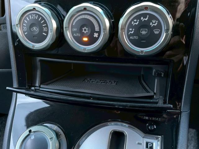 デリカＤ：５ Ｇ　パワーパッケージ　１６ＡＷ　デルタフォース　ＢＦグッドリッチ　ボンネットエンブレム　ルーフラック　マフラー　ＴＧＳマッドガード　グリルガード　ワイドドアバイザー　パドルシフト　チルトステアリング　ウィンカーミラー（7枚目）