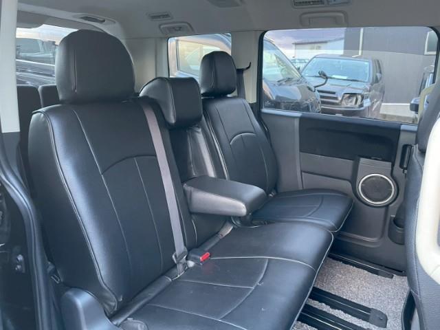 デリカＤ：５ Ｇ　パワーパッケージ　１６ＡＷ　デルタフォース　ＢＦグッドリッチ　ボンネットエンブレム　ルーフラック　マフラー　ＴＧＳマッドガード　グリルガード　ワイドドアバイザー　パドルシフト　チルトステアリング　ウィンカーミラー（18枚目）