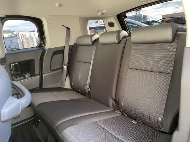 ＦＪクルーザー ブラックカラーパッケージ　１７ＡＷ　ＷｅｄｓマッドヴァンスＸタイプＦ　ＢＦグッドリッチＡ／Ｔ　ＫＯ３　ルーフラック　２インチリフトアップキット　ＬＥＤスモークウィンカー　純正フロアマット　純正ＨＤＤナビ　フルセグ　バックカメラ（28枚目）