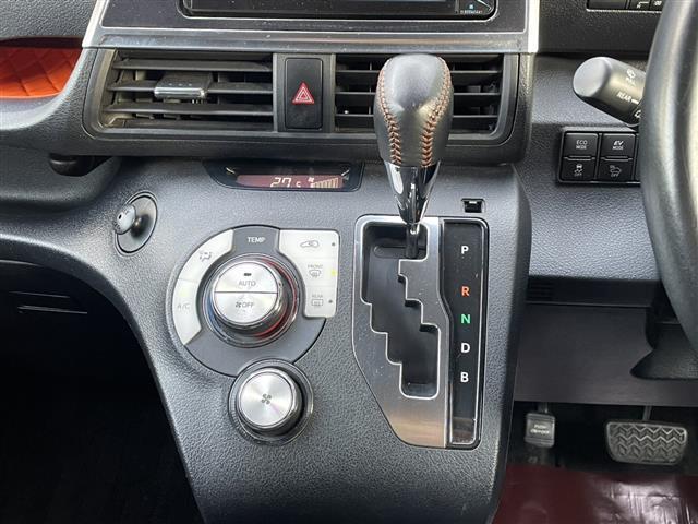 シエンタ Ｇ　クエロ　社外ナビ　バックカメラ　両側パワースライドドア　モデリスタエアロ　ＬＥＤヘッドライト　フルセグＴＶ　レーンキープアシスト　衝突軽減ブレーキ（7枚目）