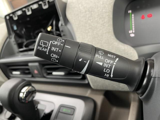 フリード ｅ：ＨＥＶエアー　ＤＡＭＤ　アイソレーターフェイスキット　エスペリア　リフトアップキット　モンスタＲ／Ｔハイブリッド　オートマチックハイビーム　レーンキープアシスト　両側パワースライドドア　レーダークルーズ（5枚目）