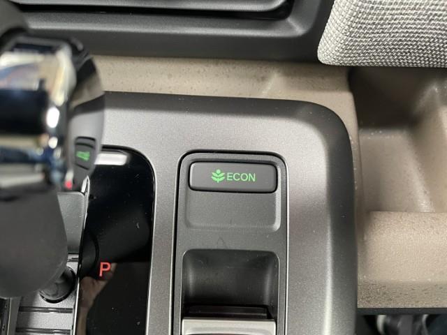 フリード ｅ：ＨＥＶエアー　ＤＡＭＤ　アイソレーターフェイスキット　エスペリア　リフトアップキット　モンスタＲ／Ｔハイブリッド　オートマチックハイビーム　レーンキープアシスト　両側パワースライドドア　レーダークルーズ（10枚目）