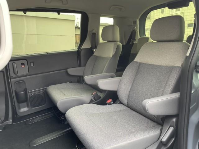 フリード ｅ：ＨＥＶエアー　ＤＡＭＤ　アイソレーターフェイスキット　エスペリア　リフトアップキット　モンスタＲ／Ｔハイブリッド　オートマチックハイビーム　レーンキープアシスト　両側パワースライドドア　レーダークルーズ（27枚目）