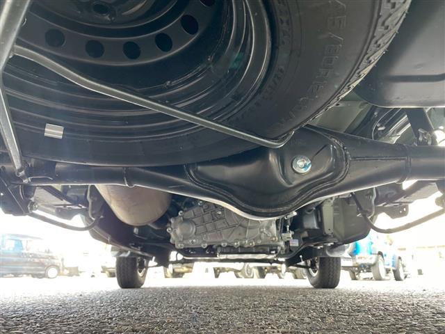 スーパーキャリイ Xリミテッド レーンキープアシスト レーダークルーズコントロール オートライト LEDヘッドライト ラバーマット 横滑り防止装置 盗難防止装置 アイドリングストップ(32枚目)