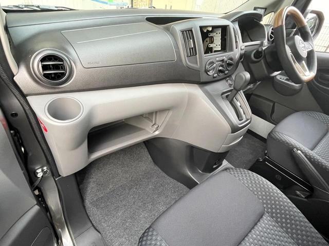 ＮＶ２００バネットバン ＧＸ　４ＷＤ　Ｂｒａｔ新車コンプリートカスタム　ＢｒａｔオリジナルリフトＵＰコイル　エクストリームＪ１４ＡＷ　バックショットＭ／Ｔ　Ｖモーショングリル　コンビステア　ルーフラック　ブルバー　インテリキー（20枚目）