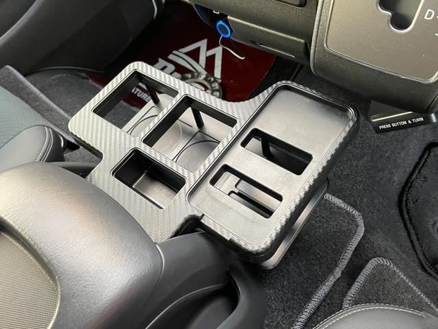 ハイエースバン スーパーGL ダークプライムII Bratオリジナルベッドキット 7型 2インチローダウン 寒冷地仕様 ダイナスティ バルベロ Wディープスアルミホイール グッドイヤー イーグル#1 ナスカープラスタイヤリーガルフェンダー 同色塗装(43枚目)