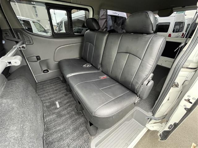 ＮＶ３５０キャラバンバン 　ワンオーナー　切替４ＷＤ　片パワースライドドア　ナビ連動アラウンドビューモニター　社外９インチフローティングナビ　前方ドライブレコーダー　衝突軽減ブレーキ　リアクーラー＆ヒーター　純正フロアマット（15枚目）