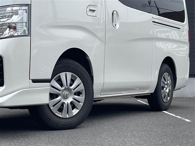 ＮＶ３５０キャラバンバン 　ワンオーナー　切替４ＷＤ　片パワースライドドア　ナビ連動アラウンドビューモニター　社外９インチフローティングナビ　前方ドライブレコーダー　衝突軽減ブレーキ　リアクーラー＆ヒーター　純正フロアマット（22枚目）