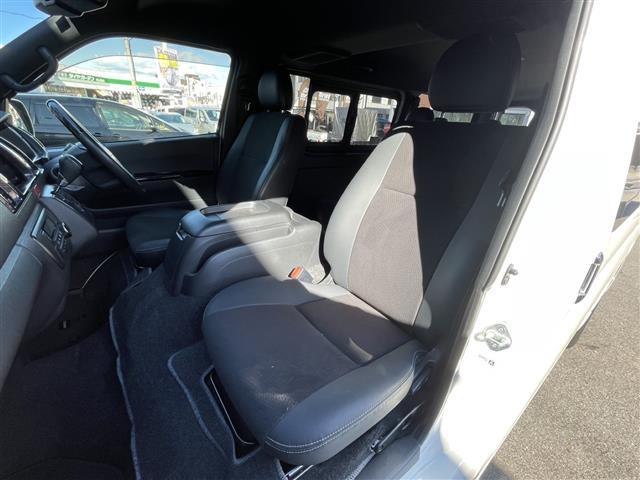 ハイエースバン スーパーGL ダークプライムII ワンオーナー 寒冷地仕様 両側手動スライドドア 特別仕様車限定フロアマット 純正15インチアルミホイール LEDヘッドライト オートマチックハイビーム バックカメラ ハーフレザーシート ETC(12枚目)