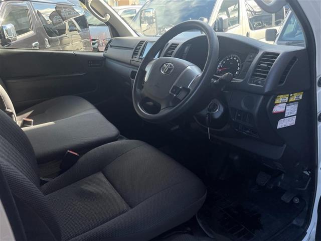 ハイエースバン スペアキー 純正フロアマット ETC ドライブレコーダー カロッツェリアナビ 横滑り防止装置 衝突軽減ブレーキ パワーウィンドウ(6枚目)