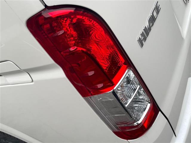 ハイエースバン スーパーＧＬ　５０ＴＨ　アニバーサリーリミテッド　ＡＬＰＩＮＥナビ　ＡＬＰＩＮＥツイーター　２ＷＡＹスピーカー　ＥＴＣ２．０　ドラレコ前後　ＧＰＳレーダー探知機　バックカメラ　ベットキット　ＶＩＰＥＲセキュリティ　ヒッチメンバー　ＨＤＭＩ入力端子（18枚目）